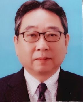 先生写真（シャープ加工）4